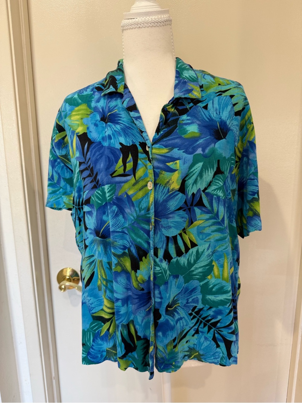 Tropical Blue Floral Button-Front Hawaiian Style Shirt Silver Lake 100% Rayon